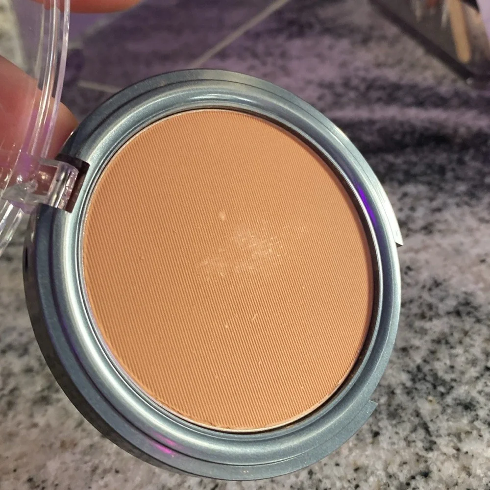 Cover fx pressed mineral foundation full size shade P50 like new!
